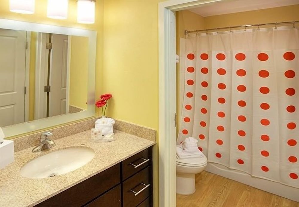 استوديو بسرير كينج مع أريكة