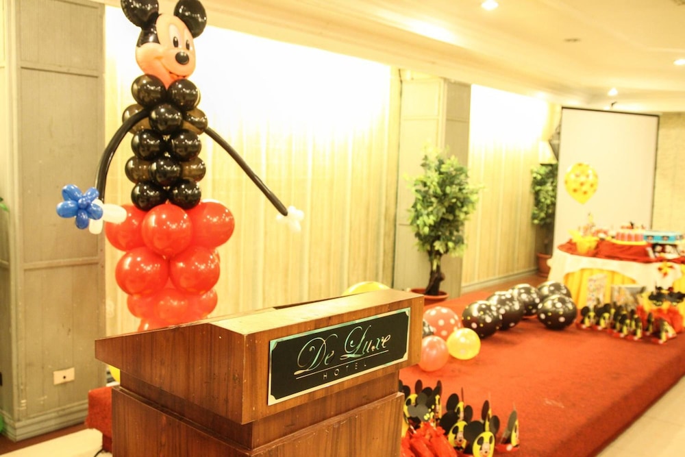 De Luxe Hotel 6/40