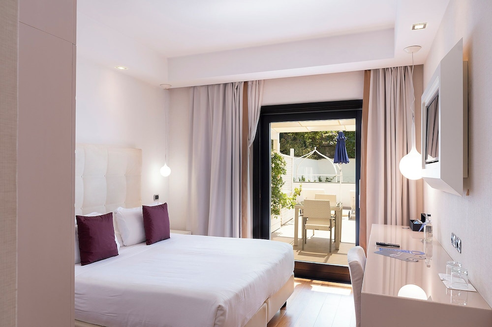 Paradiso Relais Hotel 32/92