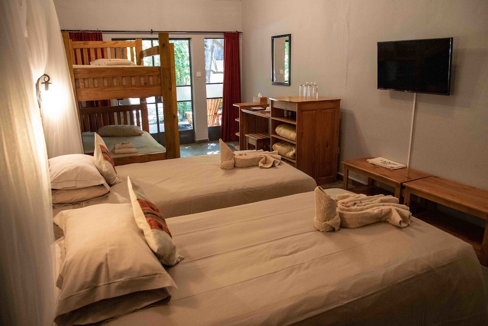 Island Safari Lodge 9/50