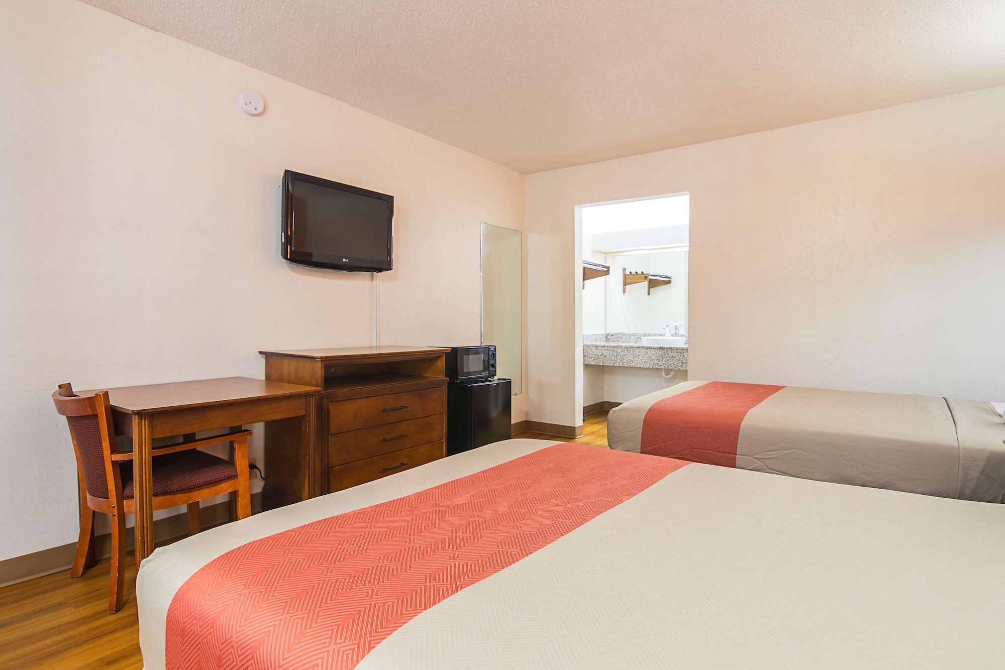 2 Full Beds - Premium, Micfridge, Non-Smoking