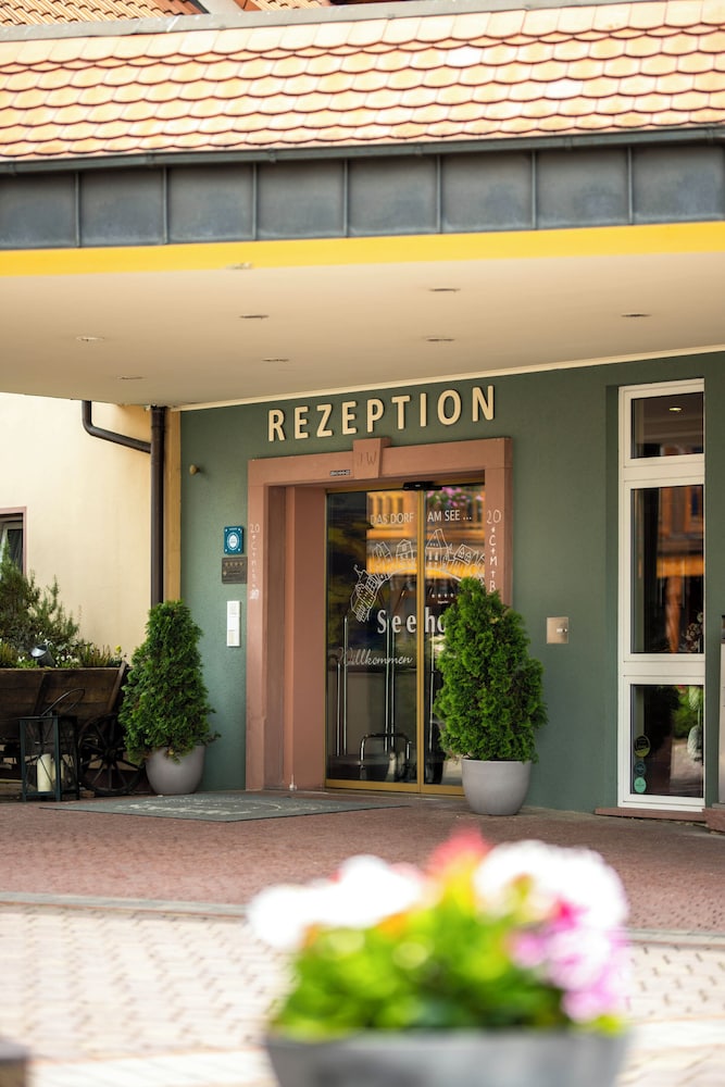 Seehotel Niedernberg - Das Dorf am See 1/49