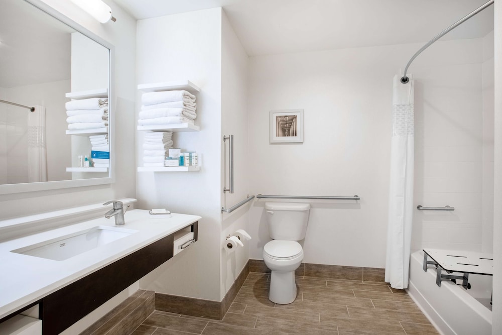 Hampton Inn Rochester Penfield 16/43