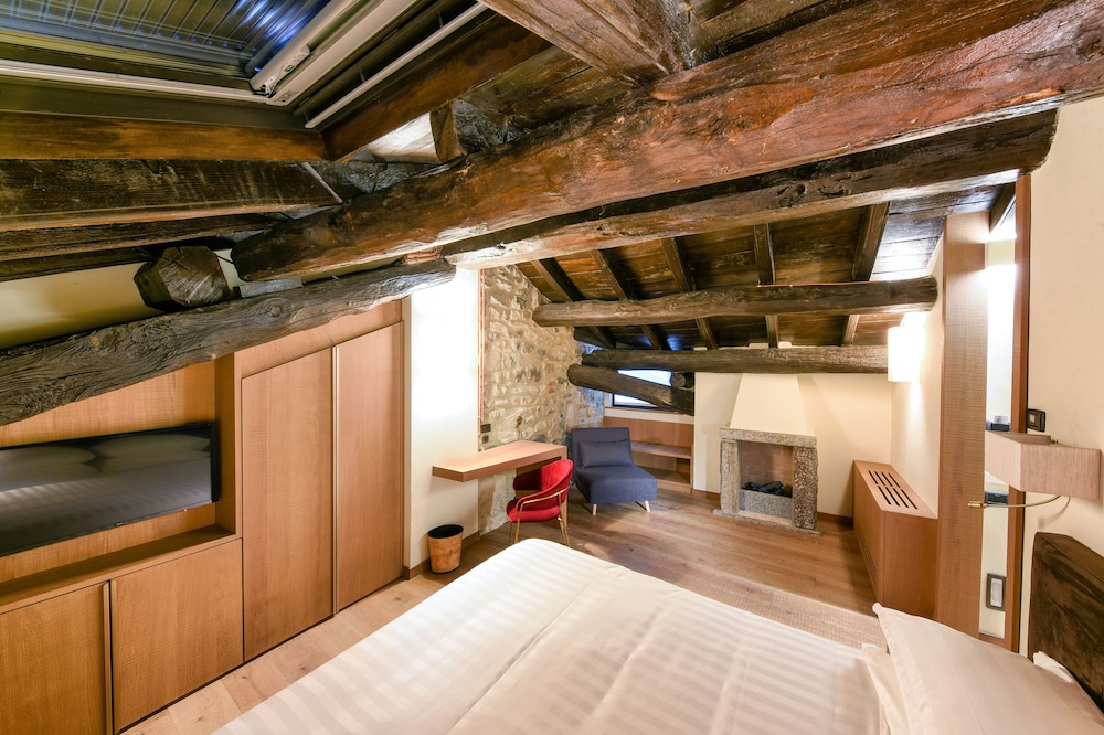 Hotel Castello Di Casiglio 26/79