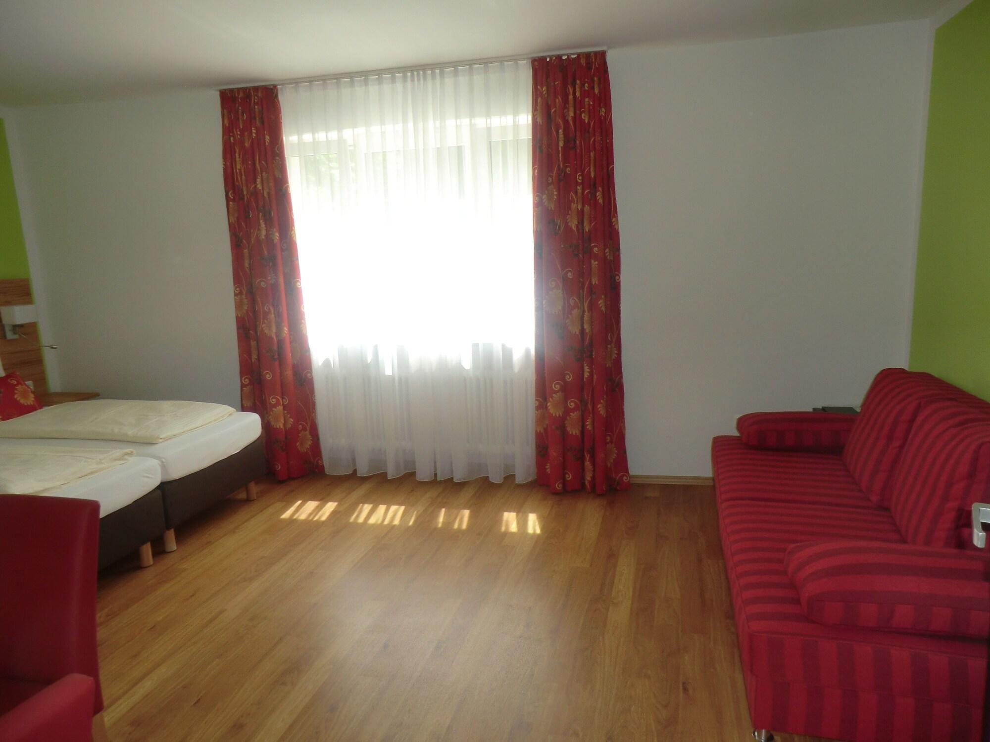 Family, Hotel Pension Haydn 3/5