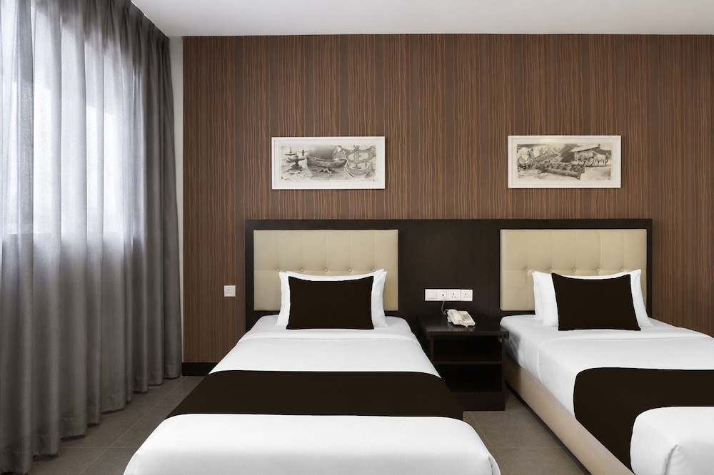 The Grand Campbell Hotel 53/115