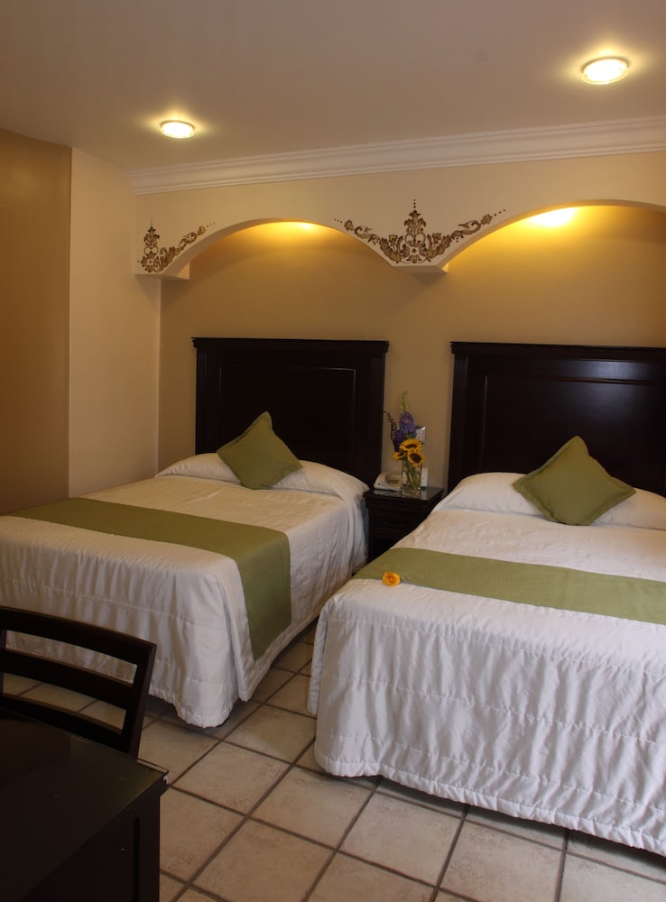 ROOM, QUADRUPLE, 2 DOUBLE BEDS