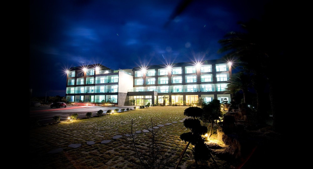 Areumdaun Resort 79/81