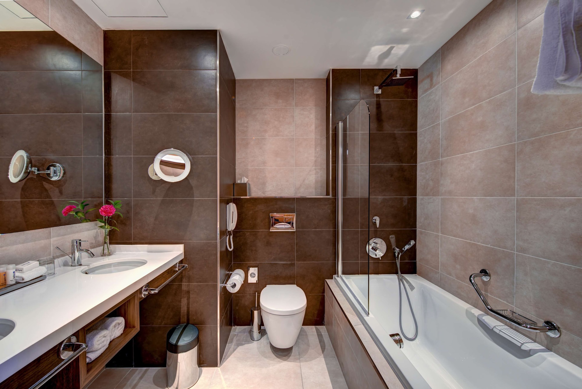 جناح جونيور بسرير كينج بإطلالة على البحر، Radisson Blu Resort Malta St Julians 4/4