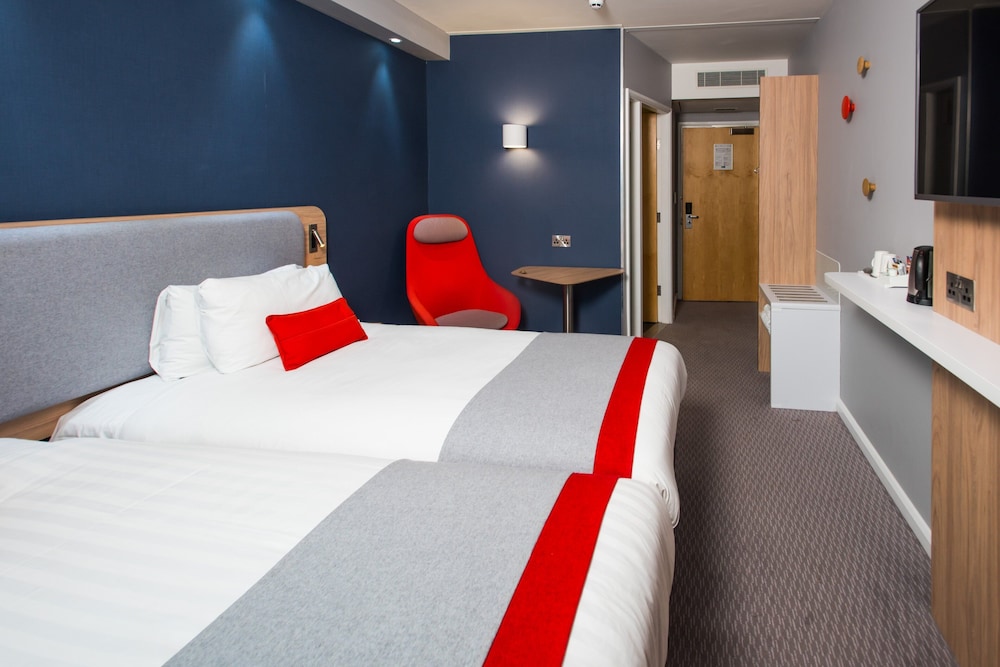 Holiday Inn Express Leeds City Centre Armouries 14/60