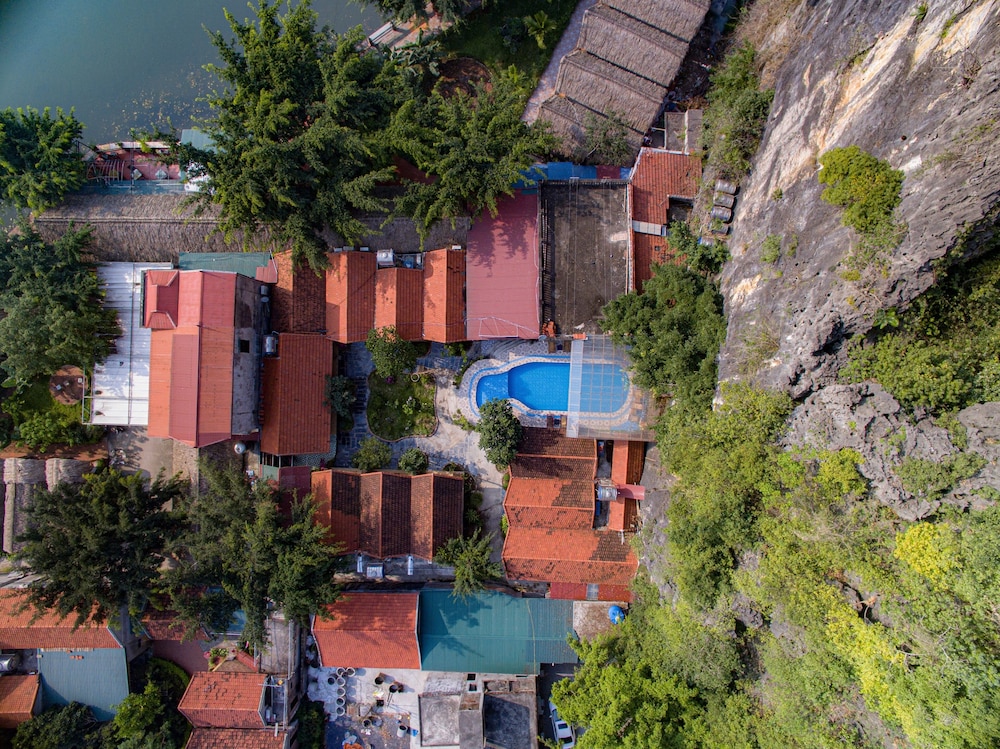 Tam Coc Serene Bungalow 7/28