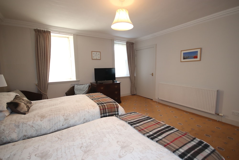 Inglestone House 18/50