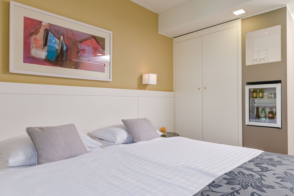 Hotel Laurus 21/82