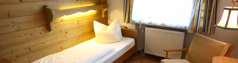 Hotel Roter Hahn Bed and Breakfast 6/44