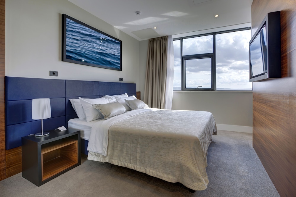 SUPERIOR, DOUBLE OR TWIN BED, PARTIAL SEA VIEW