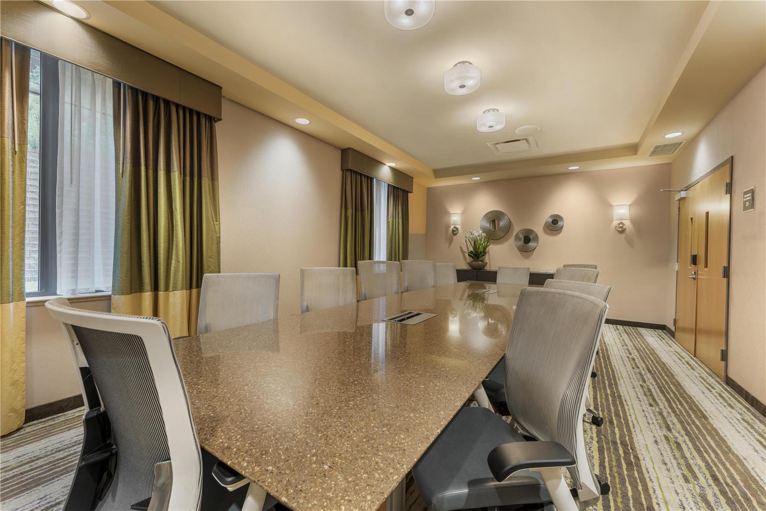 Best Western Plus Franciscan Square Inn and Suites Steubenville 45/47