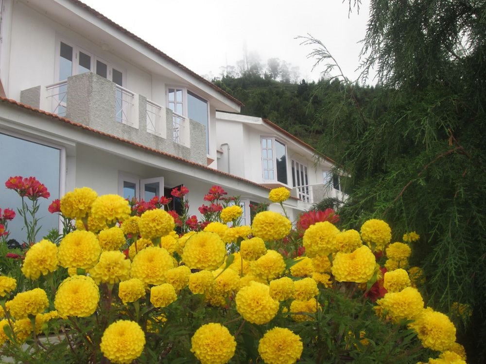 COUNTRY CLUB VALLEY VISTA 26/27