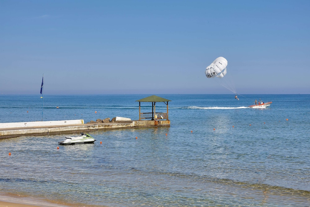 Alexander Beach Hotel & Village Resort 44/49
