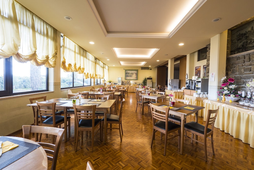 Vega Hotel Perugia 52/70