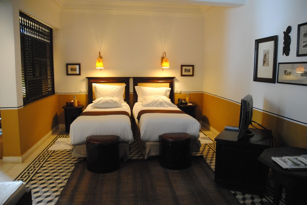 DELUXE, DOUBLE OR TWIN BED, CITY VIEW