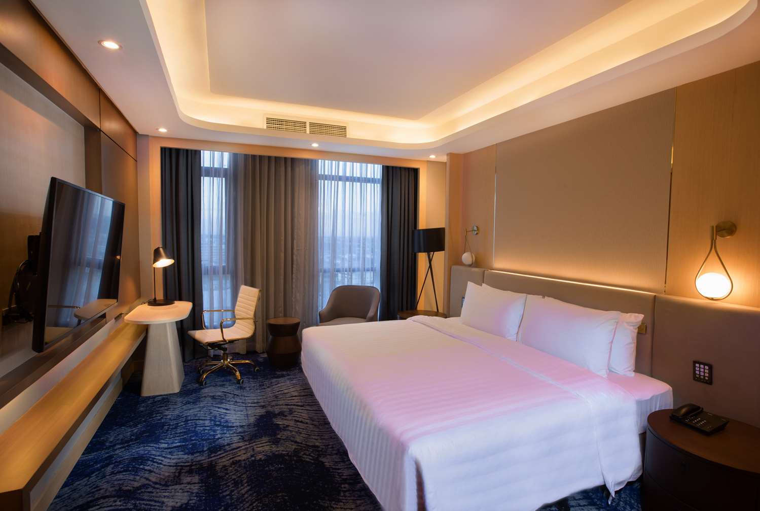 Best Western Plus Metro Clark 12/21