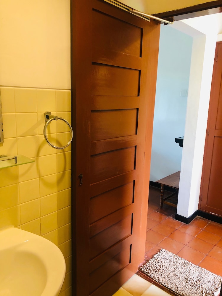 Hotel Hemadan 48/50