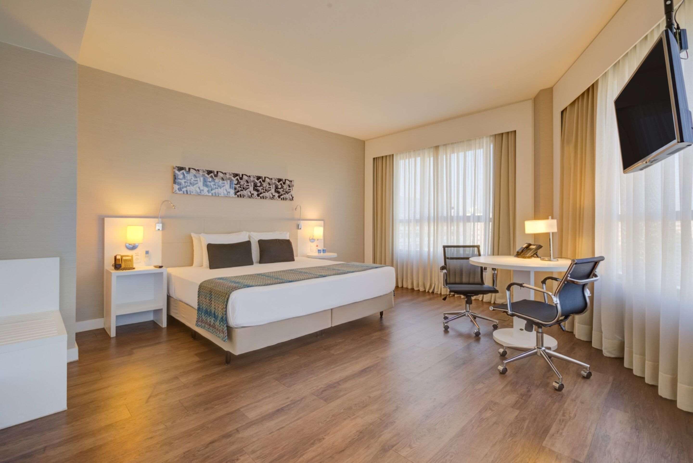 Upgrade, Suite, Queen Bed, Accessible