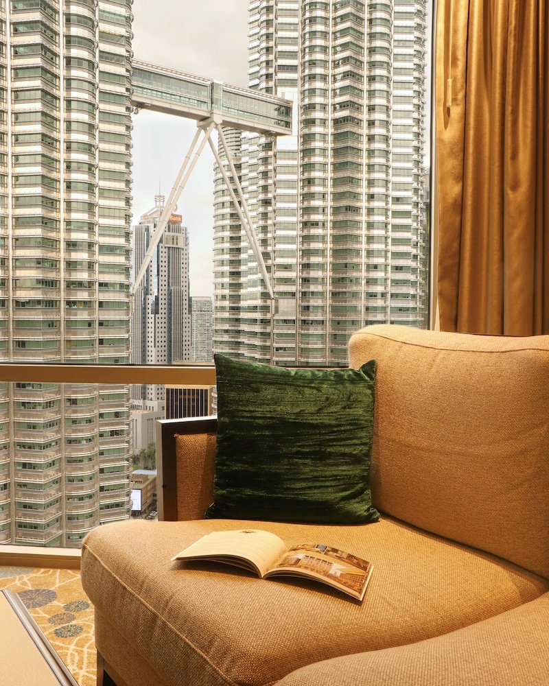 Mandarin Oriental Kuala Lumpur 34/83