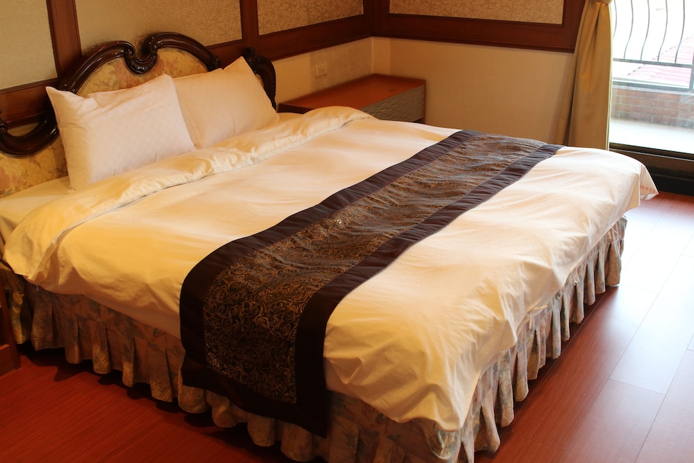 Jinsha Lake Side Hotel 13/49
