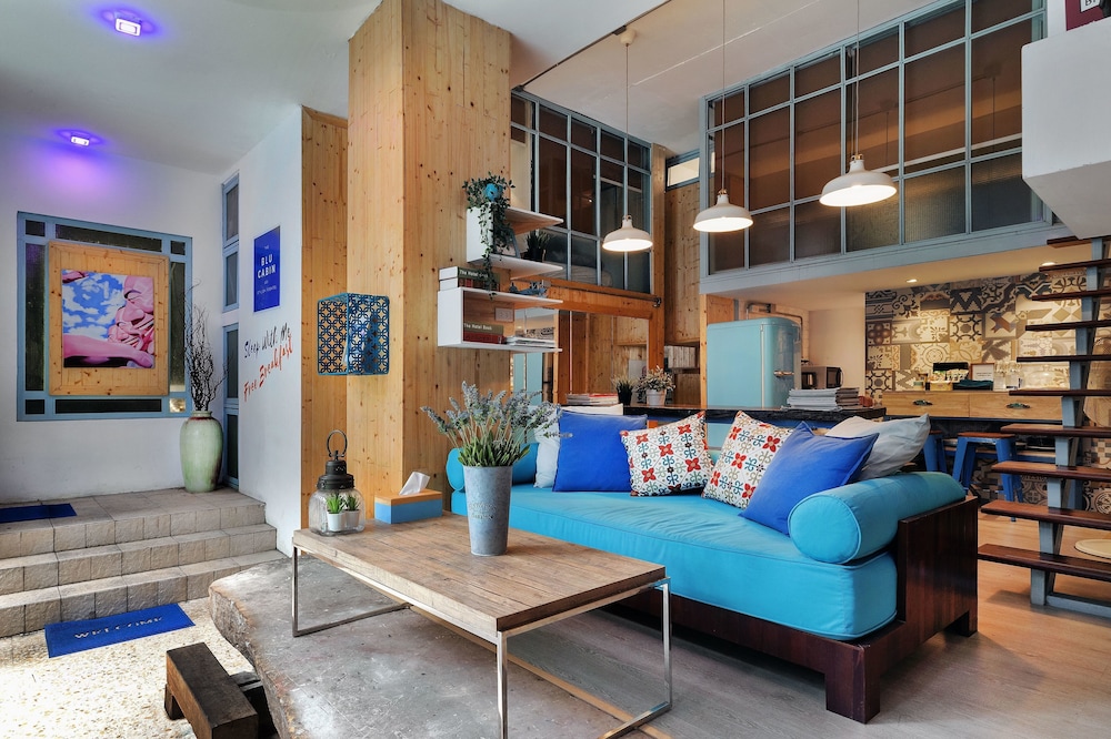 Blu Cabin Ari Stylish Gay Poshtel 53/73