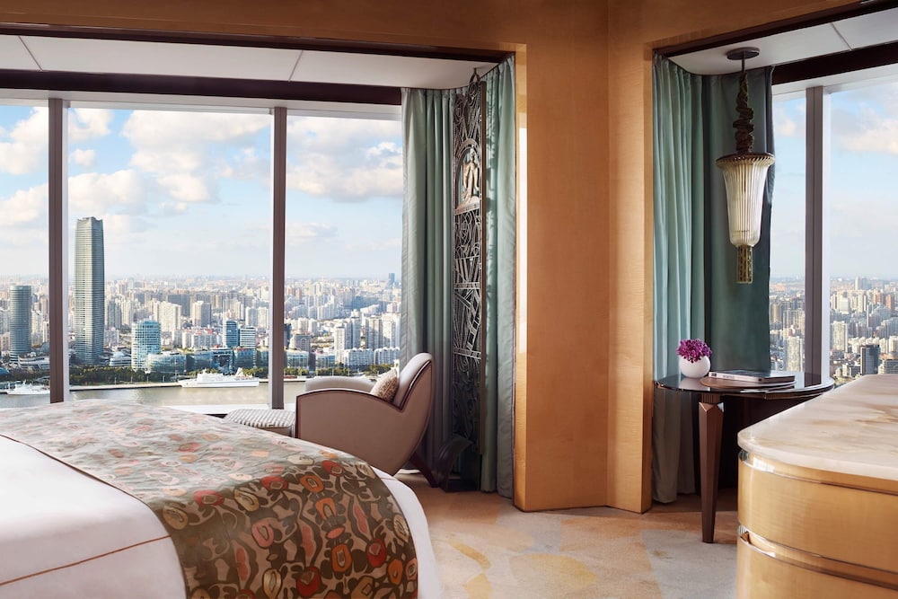 The Ritz Carlton Shanghai Pudong 10/68