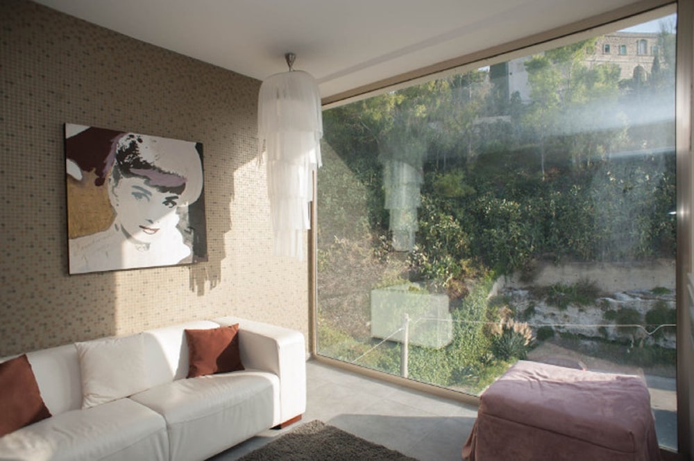 Ferro Hotel 24/33