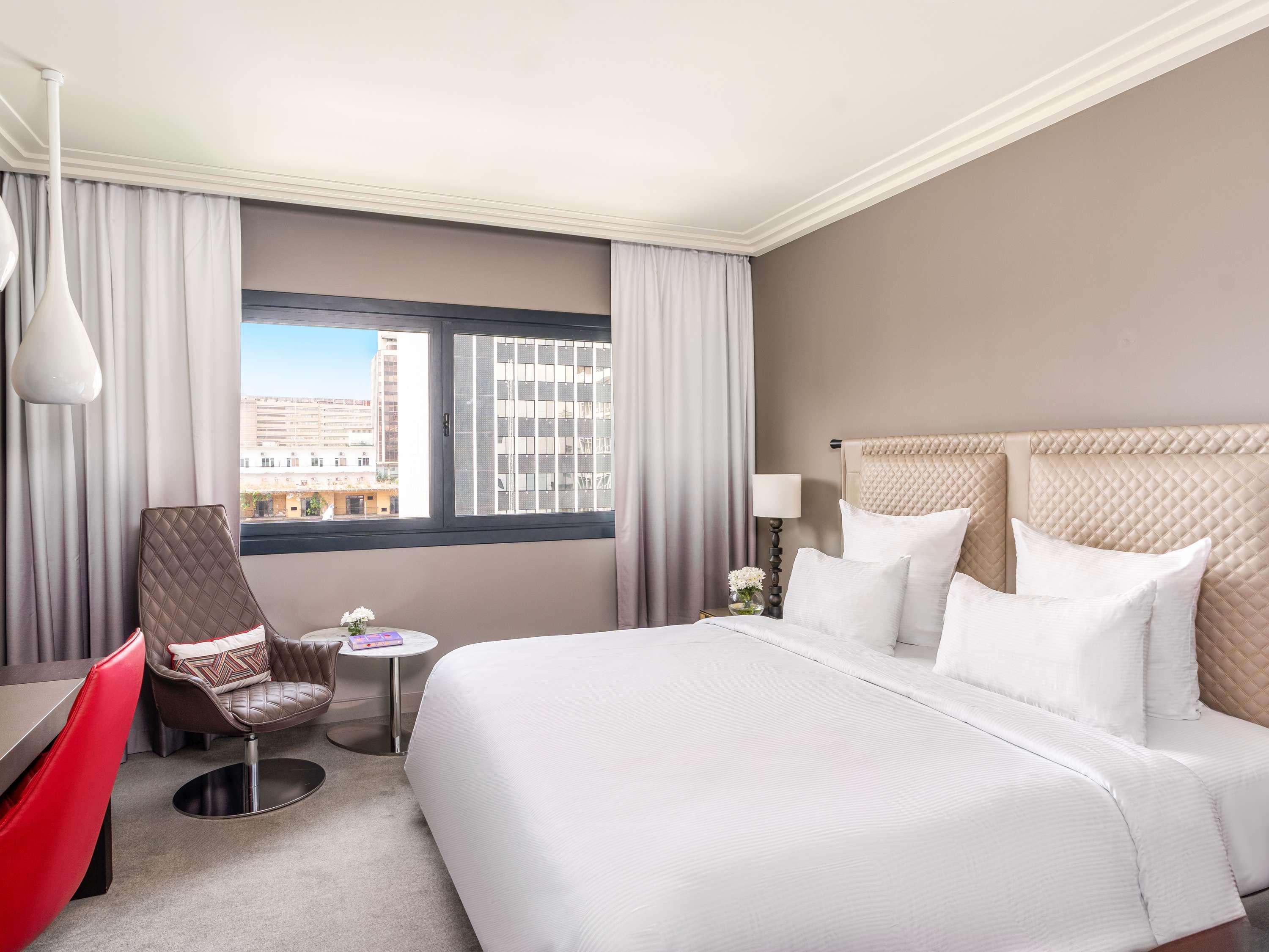 SUPERIOR, KING BED, EXECUTIVE LEVEL