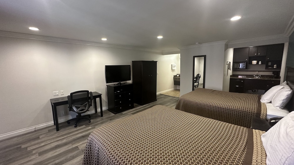 Garden Inn Suites 35/55