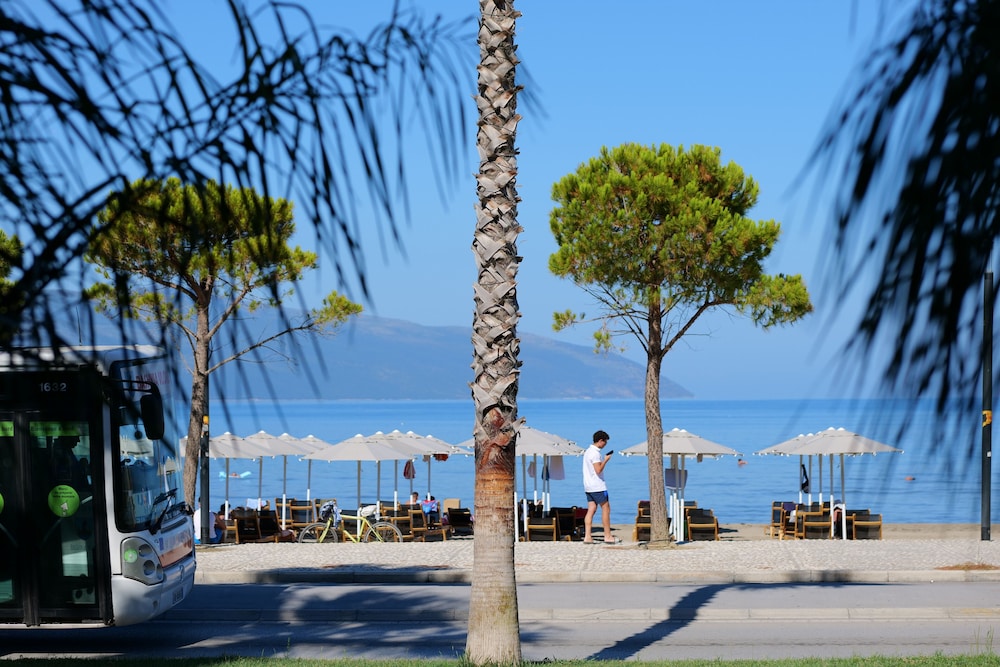 Miramare Boutique Hotel 48/50