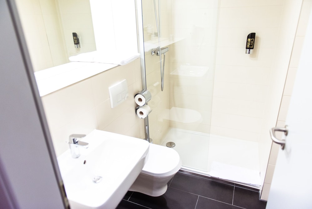 SERWAYS HOTEL WEISKIRCHEN 19/58