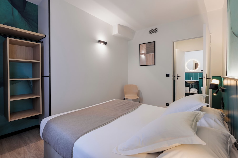 2 BEDROOMS, APARTMENT