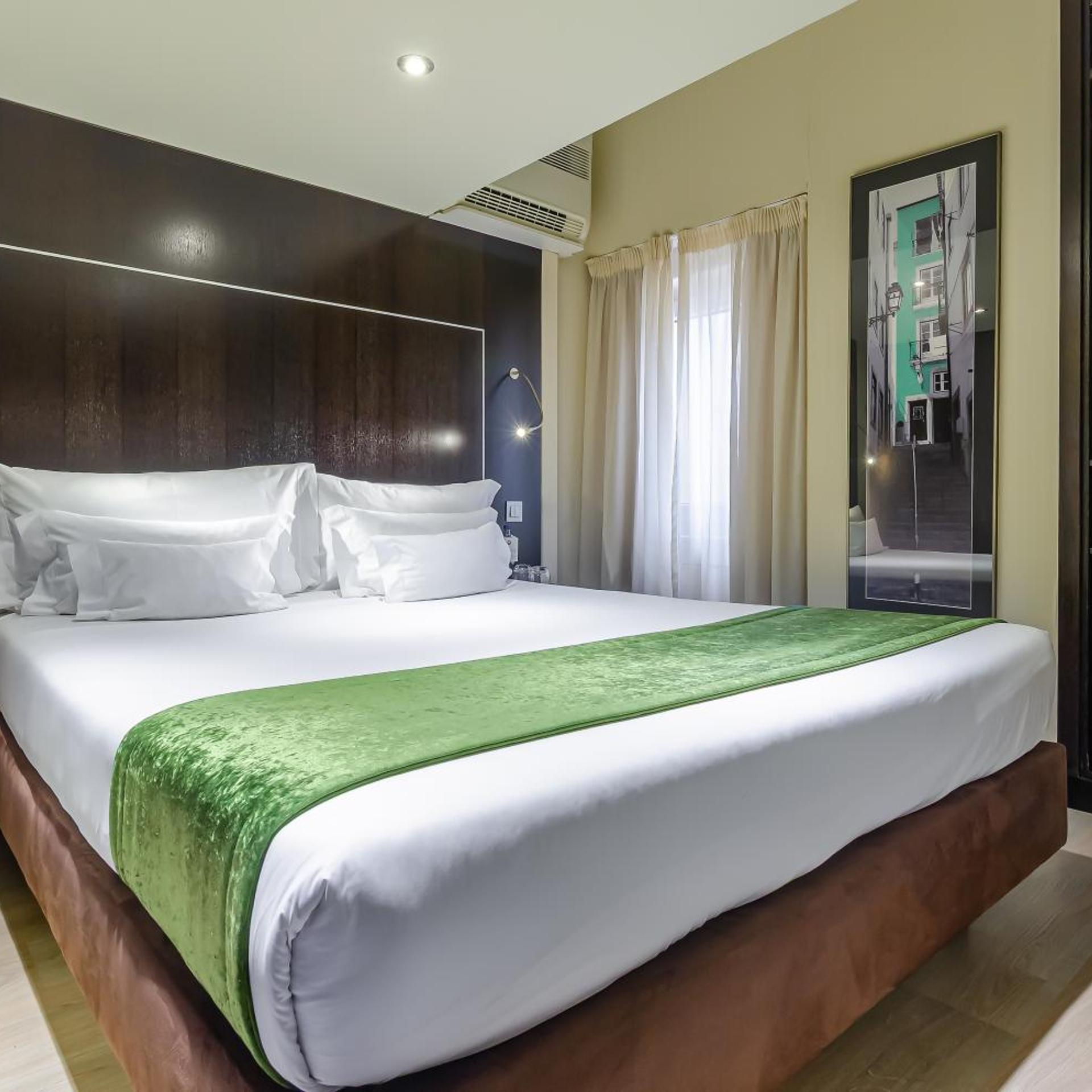 Mini, Double Bed, Interior View