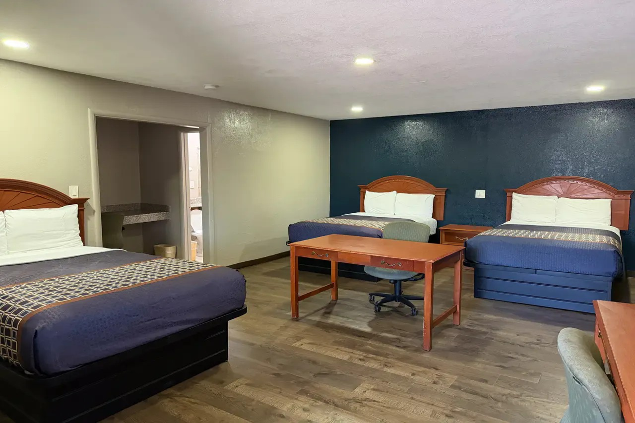 Rodeway Inn & Suites Ada 4/8