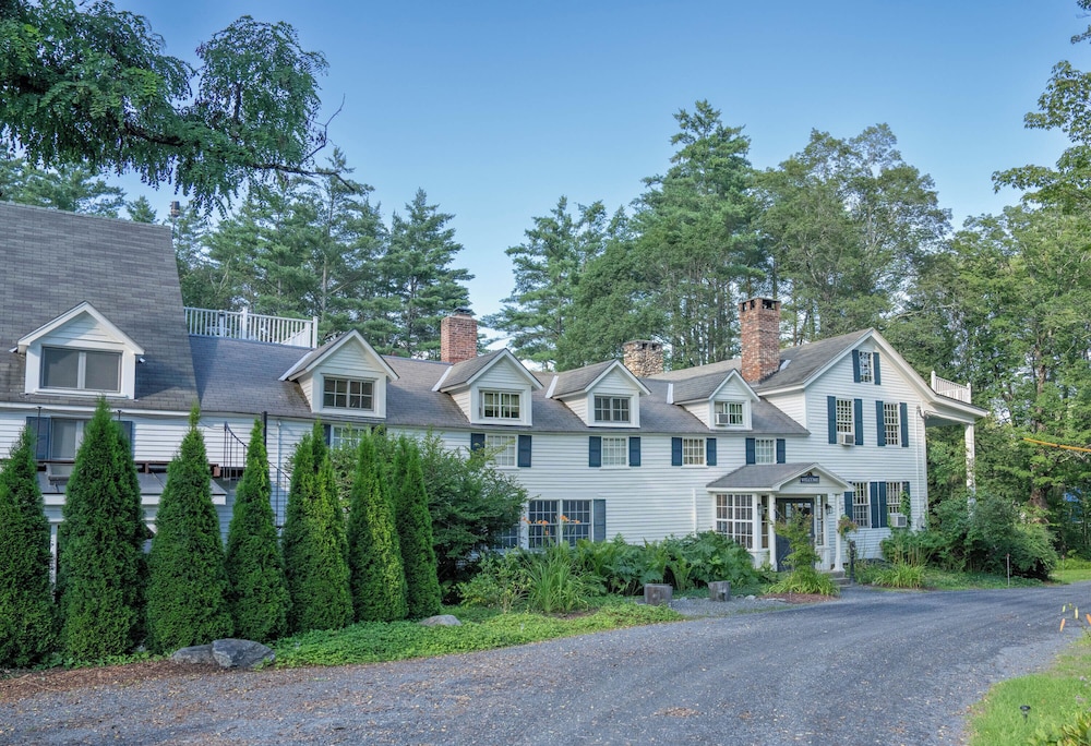 The Inn at Weathersfield 25/28