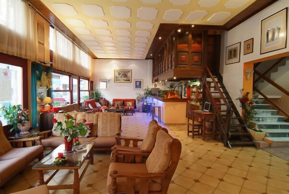 Aiolos Hotel 24/42