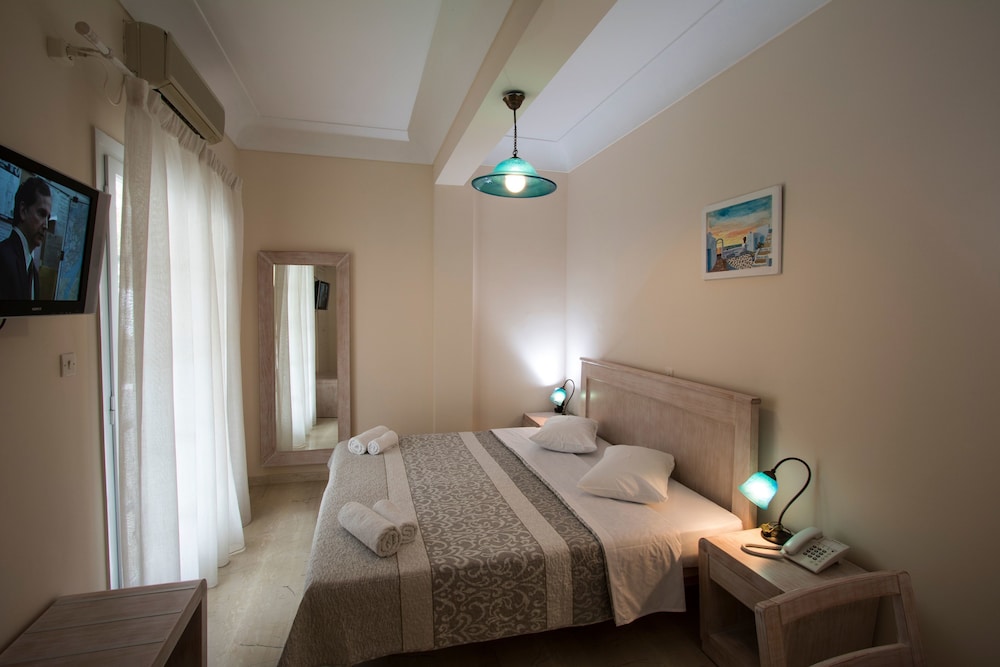 2 BEDROOMS, QUADRUPLE, 2 QUEEN BEDS