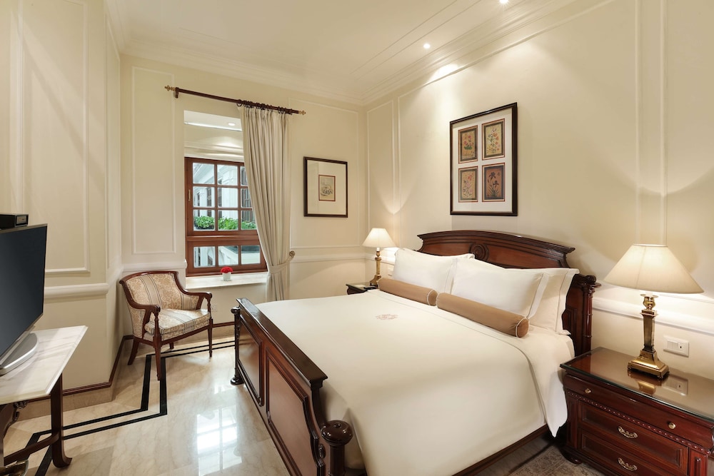 HERITAGE, SUITE