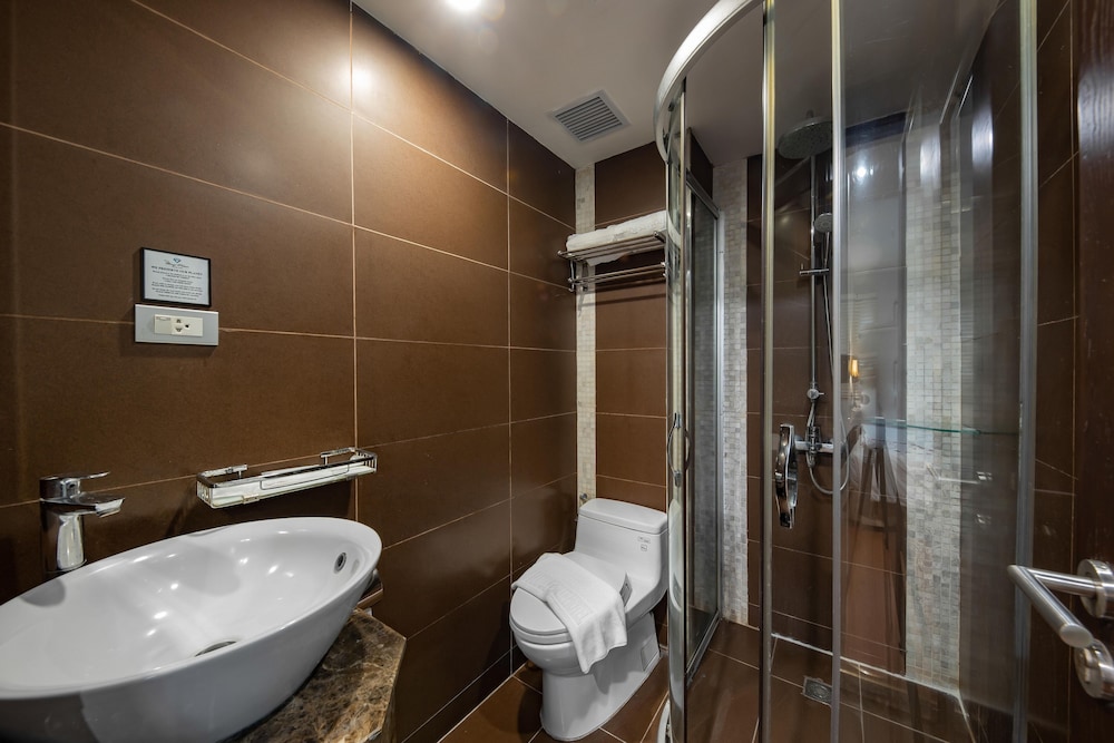 Beryl Palace Hanoi Hotel and Spa 66/67