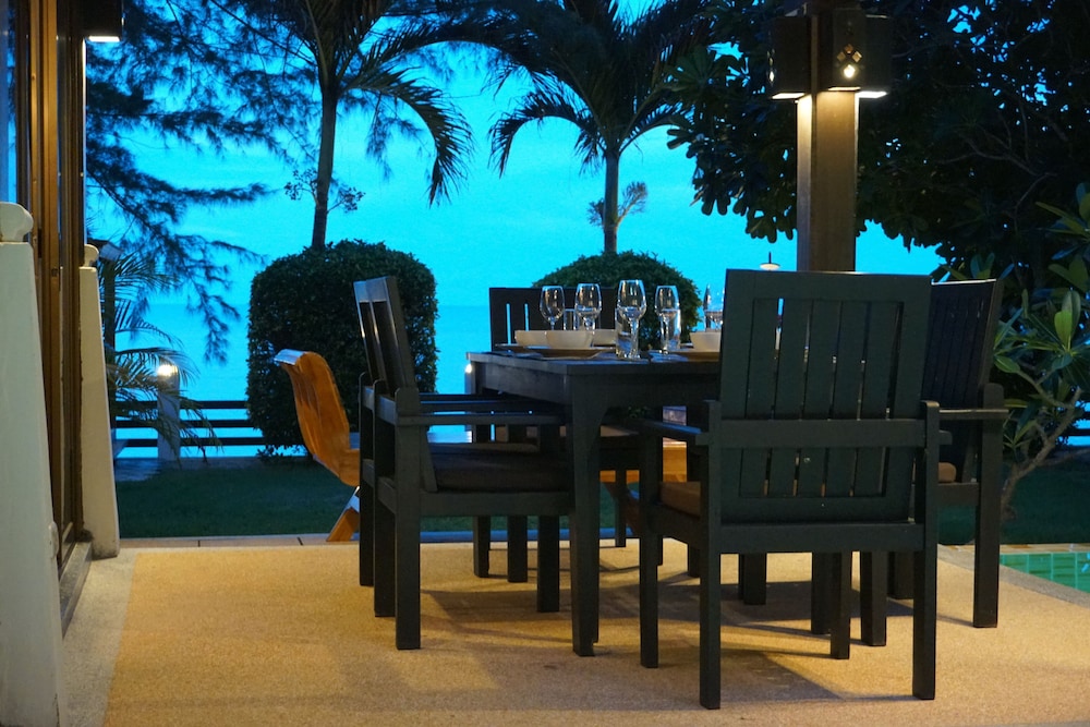 Emerald Sands Beach Villa 14/30
