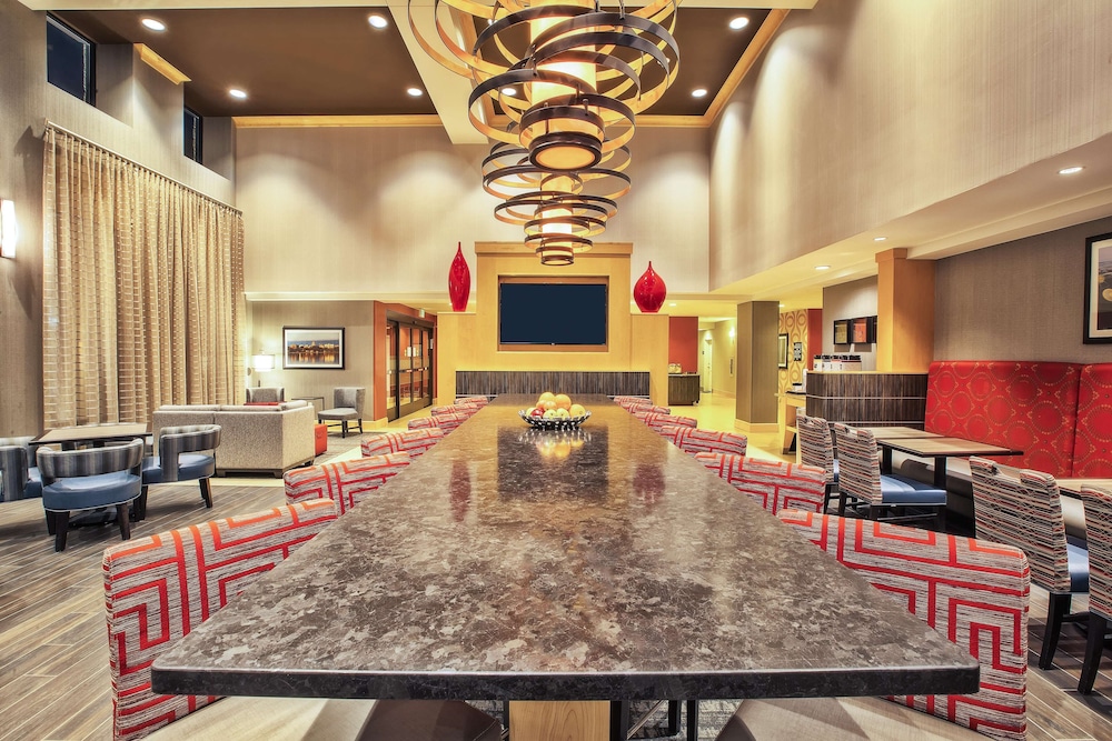 Hampton Inn Suites Madison West 40/48