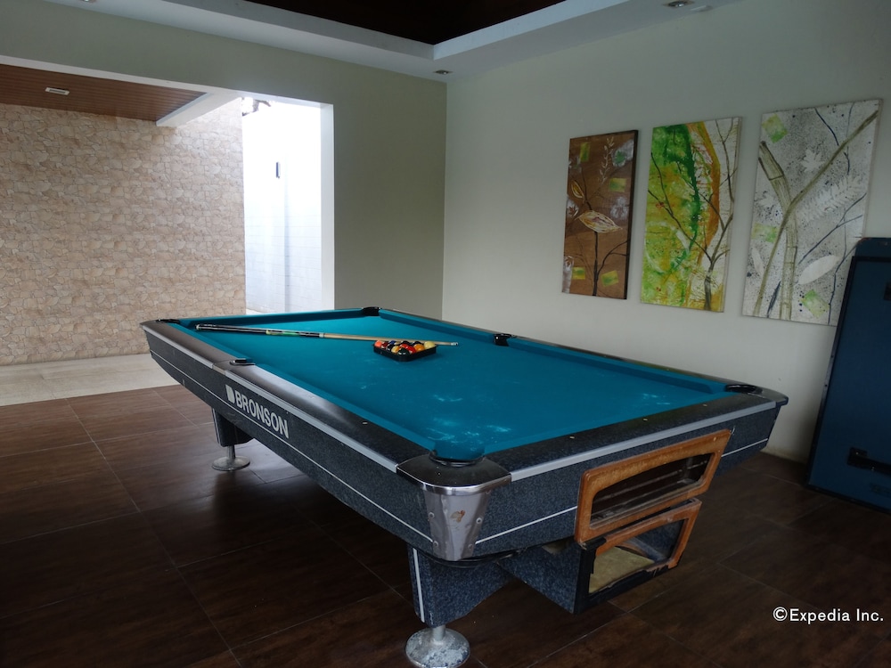 Holiday Suites Hotel Amp Resort 25/50
