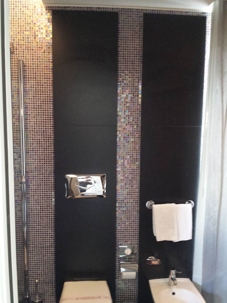 Hotel Exclusive 30/84