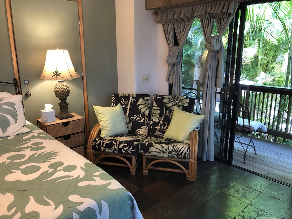 Maui What A Wonderful World B and B 30/76