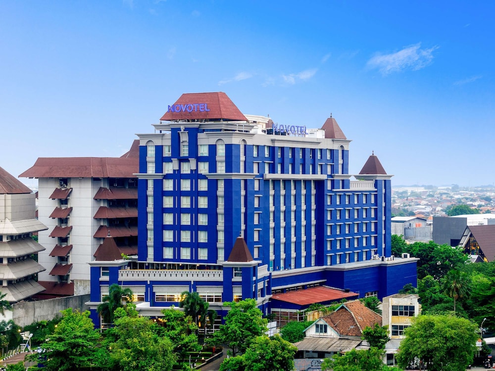 NOVOTEL SEMARANG 4/76